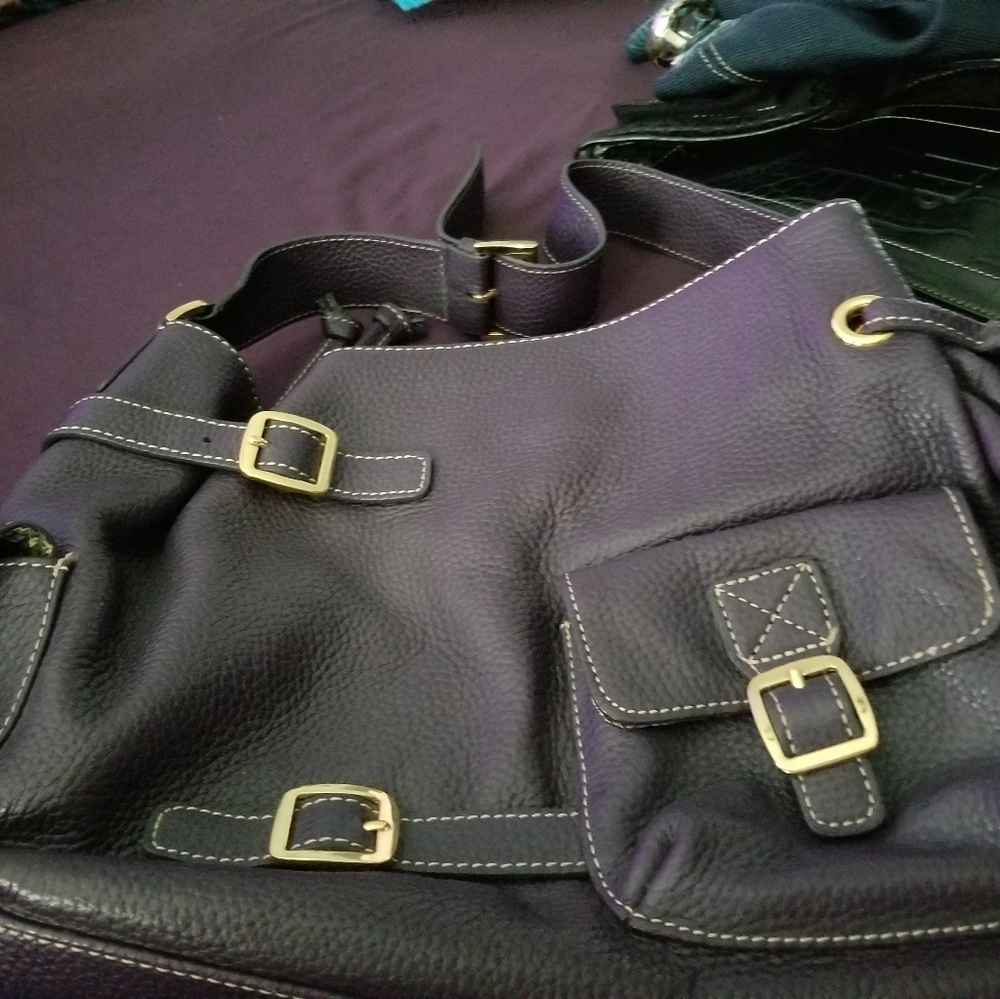 MAXX NEW YORK LEATHER PURSE
MINT CONDITION